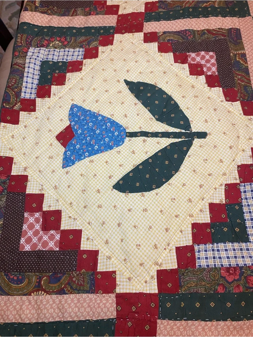 Vintage Patchwork Quilt floral pattern in Multi-color design Queen/Full 1993
